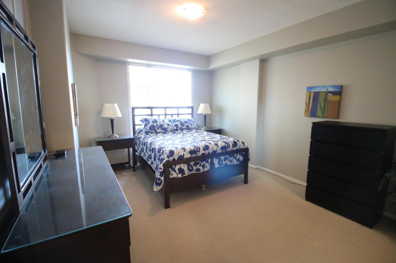 Sunset Waterfront Resort By Discover Kelowna Resort Accommodations المظهر الخارجي الصورة