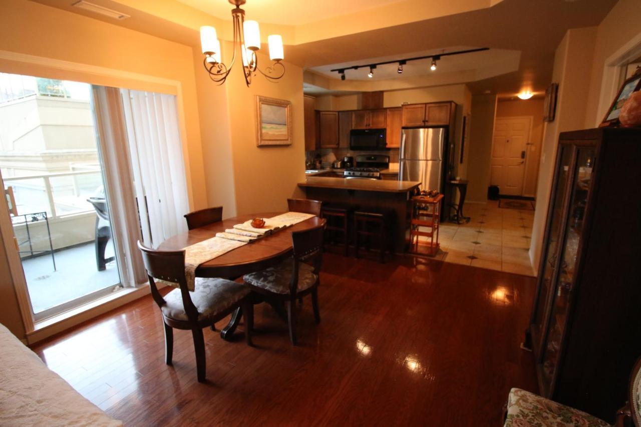 Sunset Waterfront Resort By Discover Kelowna Resort Accommodations المظهر الخارجي الصورة