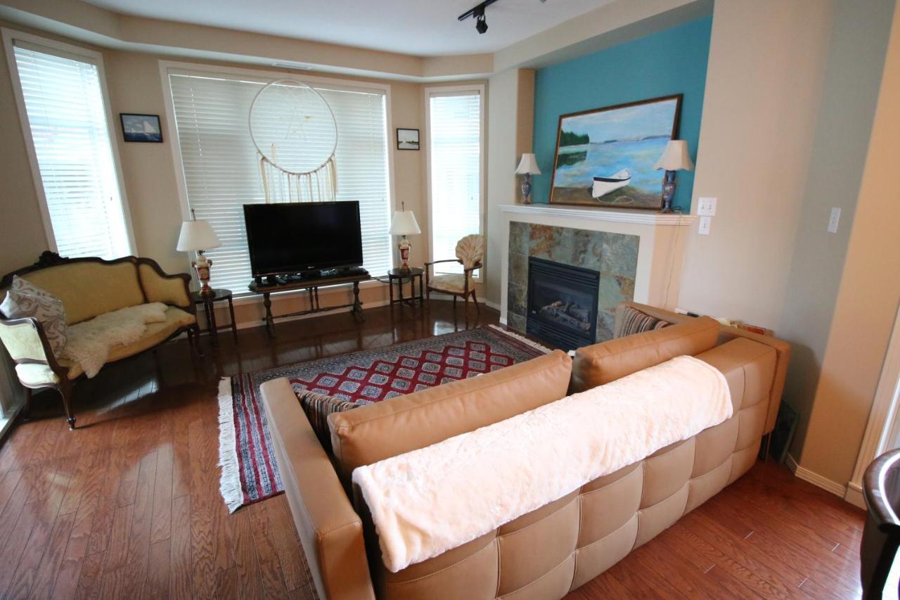Sunset Waterfront Resort By Discover Kelowna Resort Accommodations المظهر الخارجي الصورة