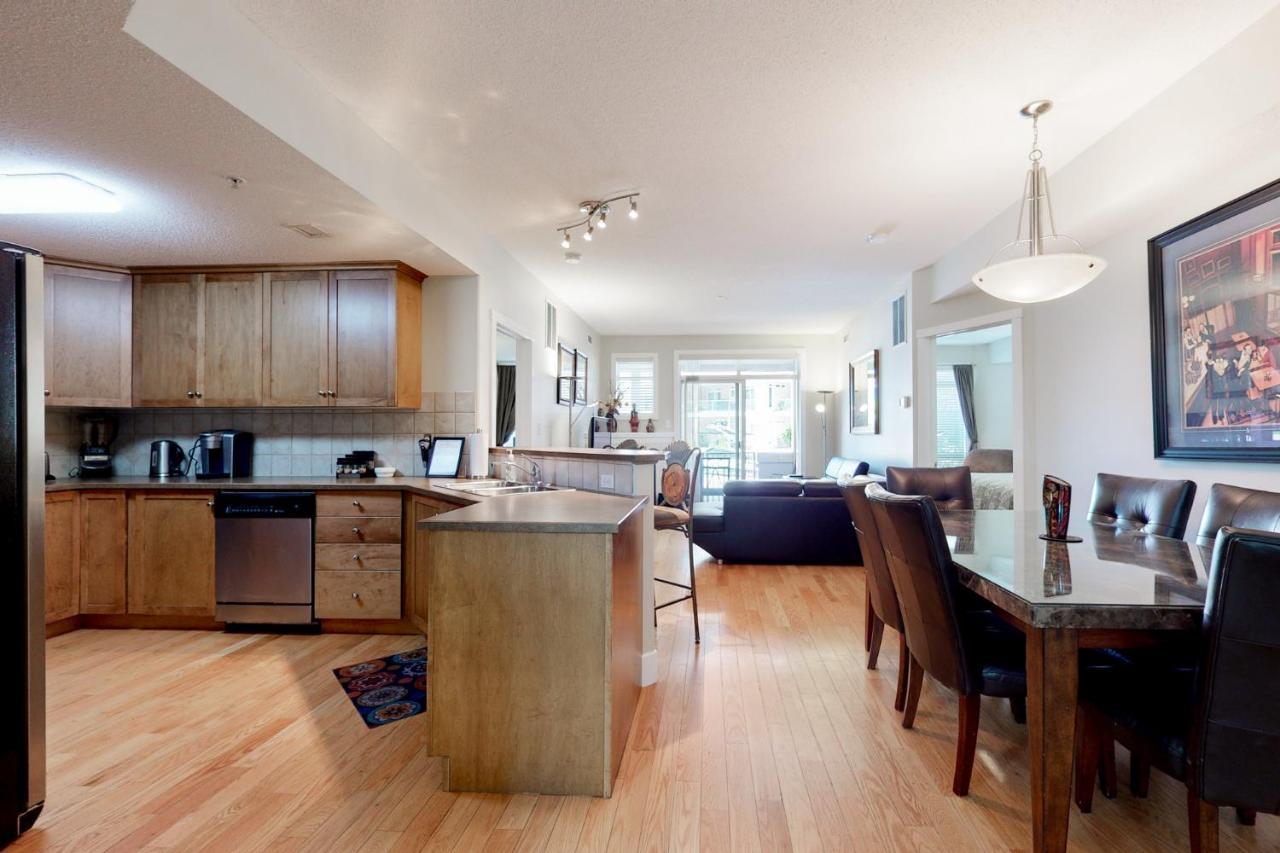 Sunset Waterfront Resort By Discover Kelowna Resort Accommodations المظهر الخارجي الصورة
