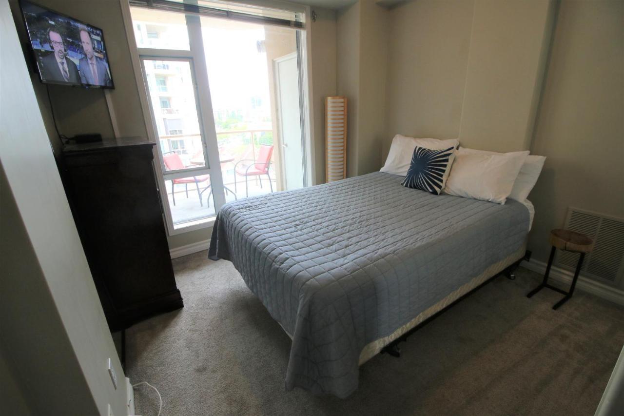 Sunset Waterfront Resort By Discover Kelowna Resort Accommodations المظهر الخارجي الصورة