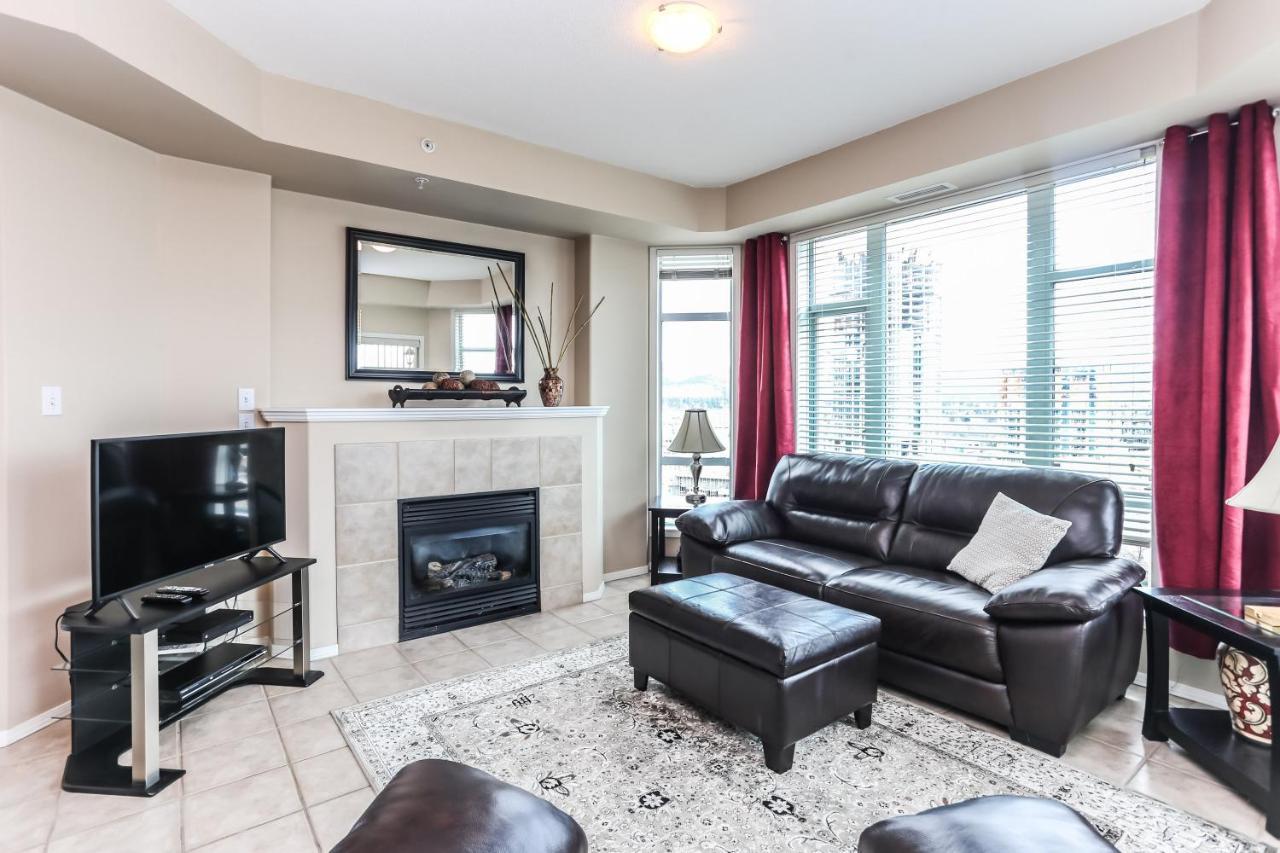 Sunset Waterfront Resort By Discover Kelowna Resort Accommodations المظهر الخارجي الصورة