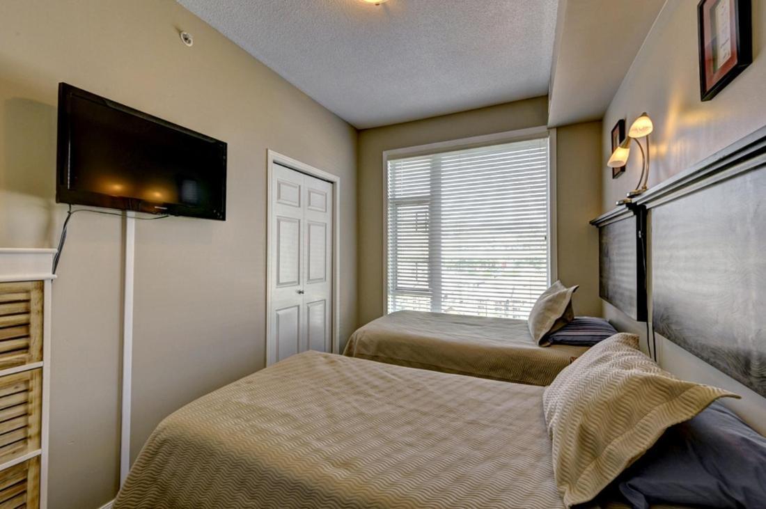 Sunset Waterfront Resort By Discover Kelowna Resort Accommodations المظهر الخارجي الصورة