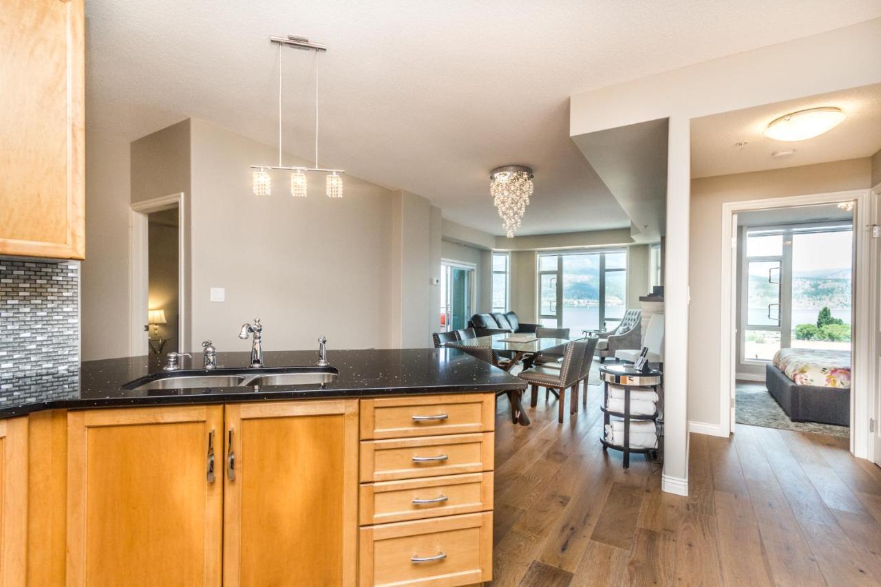 Sunset Waterfront Resort By Discover Kelowna Resort Accommodations المظهر الخارجي الصورة