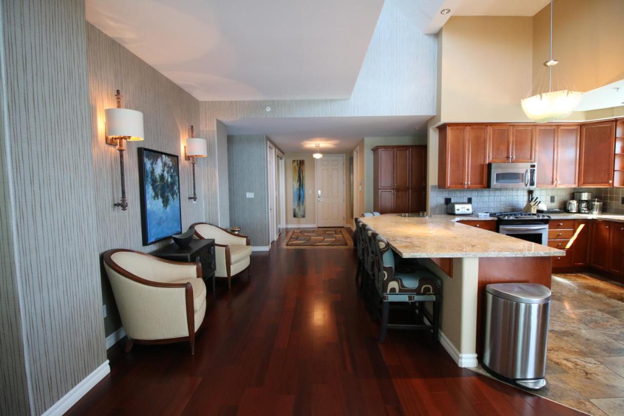 Sunset Waterfront Resort By Discover Kelowna Resort Accommodations المظهر الخارجي الصورة