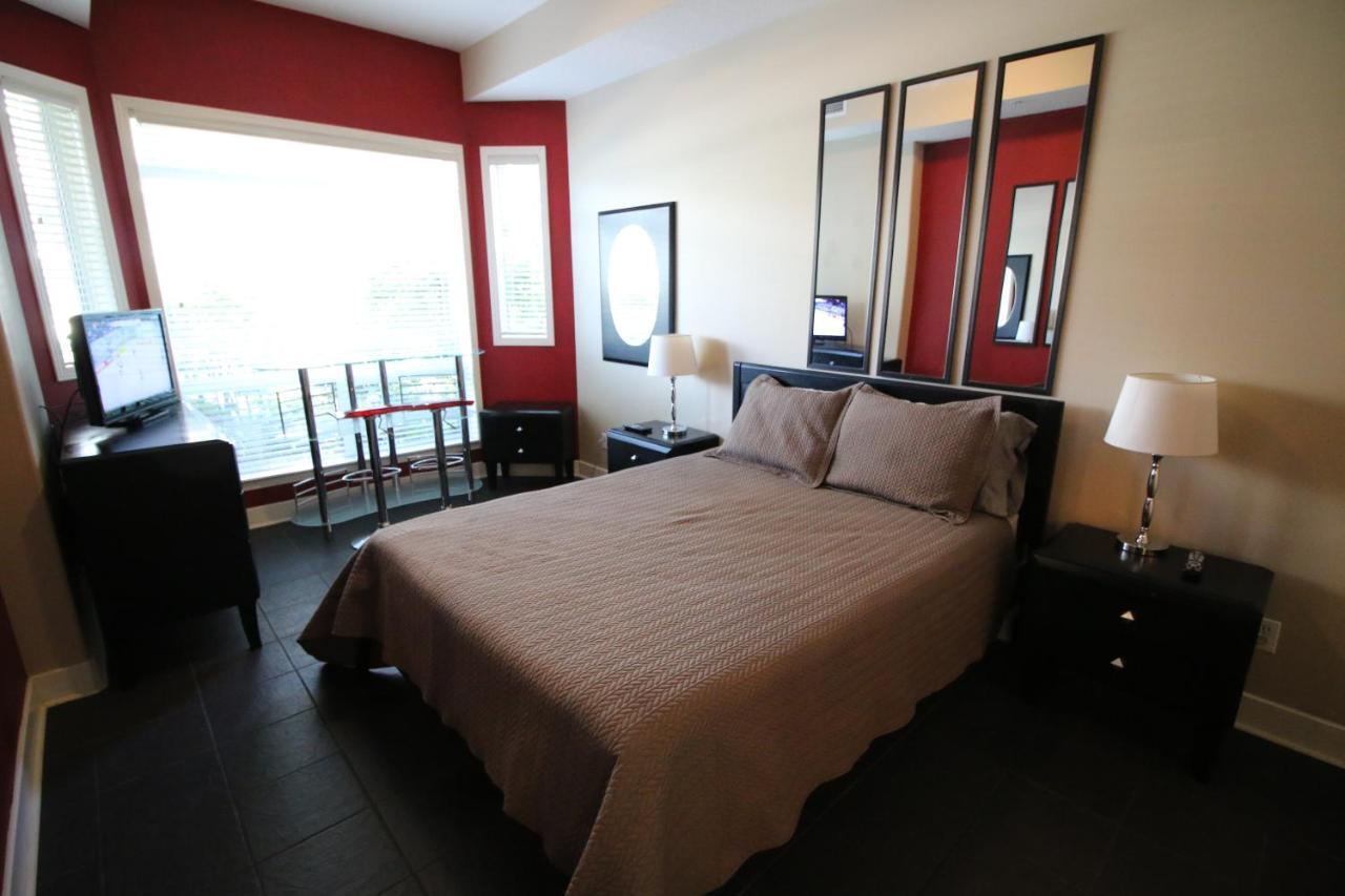 Sunset Waterfront Resort By Discover Kelowna Resort Accommodations المظهر الخارجي الصورة