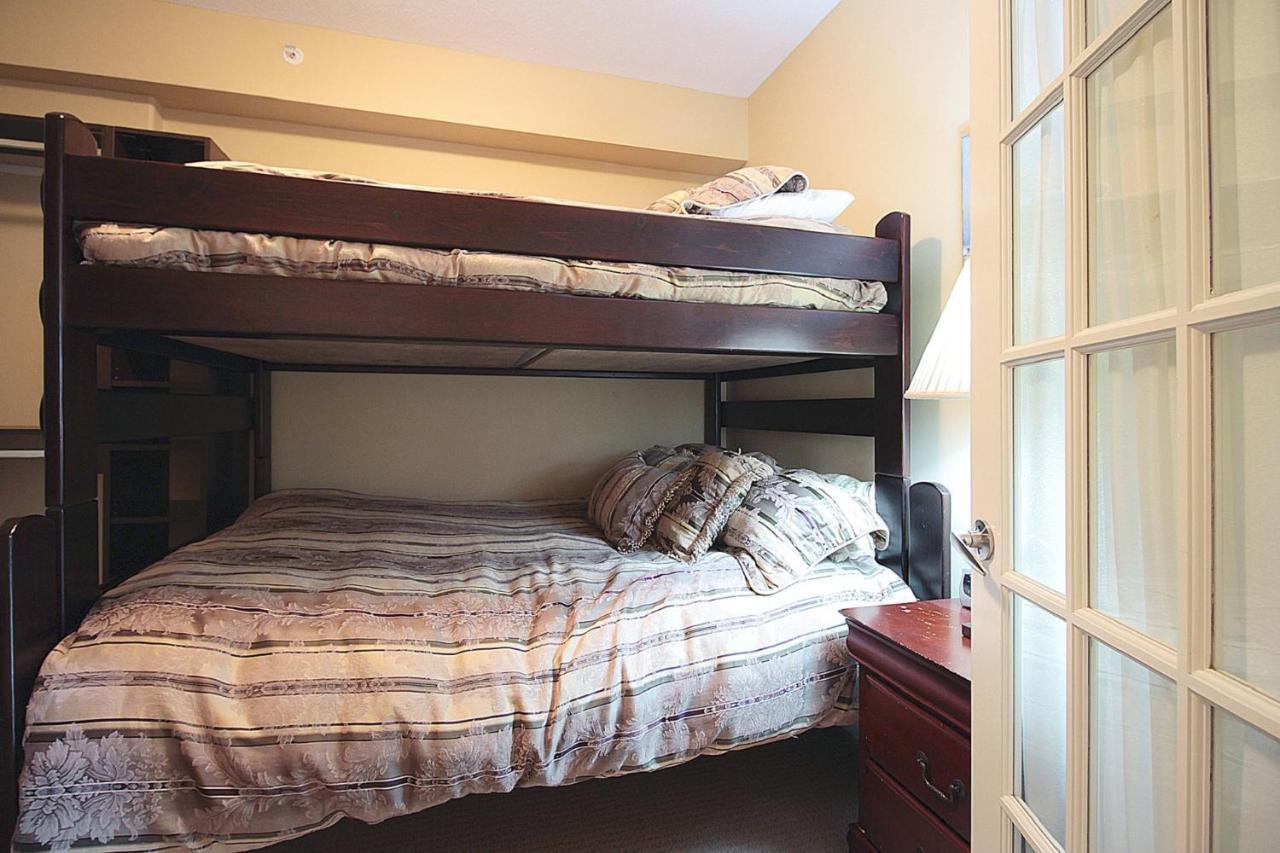 Sunset Waterfront Resort By Discover Kelowna Resort Accommodations المظهر الخارجي الصورة