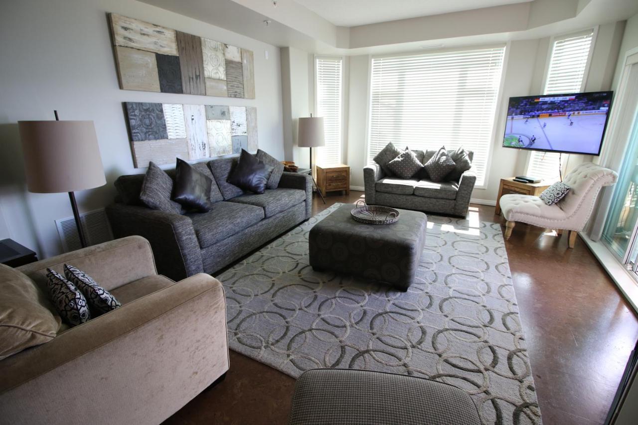 Sunset Waterfront Resort By Discover Kelowna Resort Accommodations المظهر الخارجي الصورة